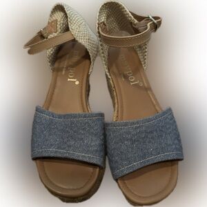 Maypol shoes size 37. Comfortable and in excellent condition.